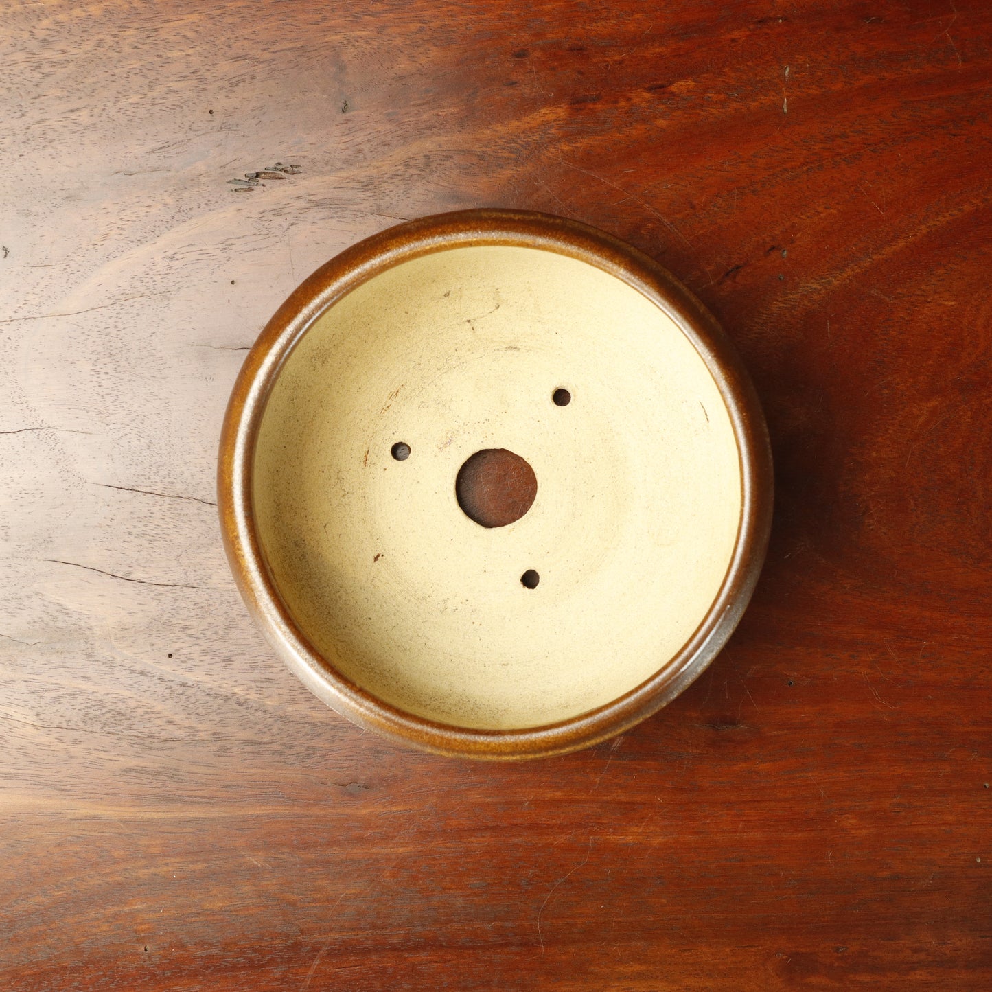 Denise Allen Round Metallic Glaze