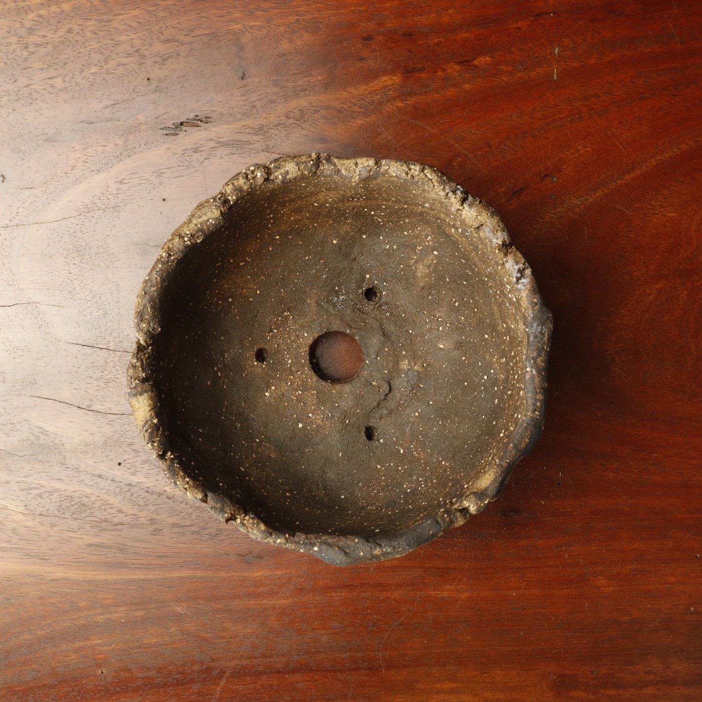 Denise Allen Round Natural / Dark Clay