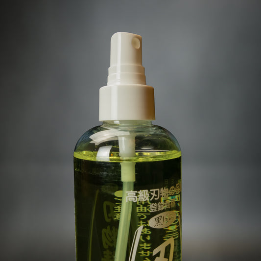 Bonsai Tool Oil ( Camellia Oil ) Large With Spray Nozzle